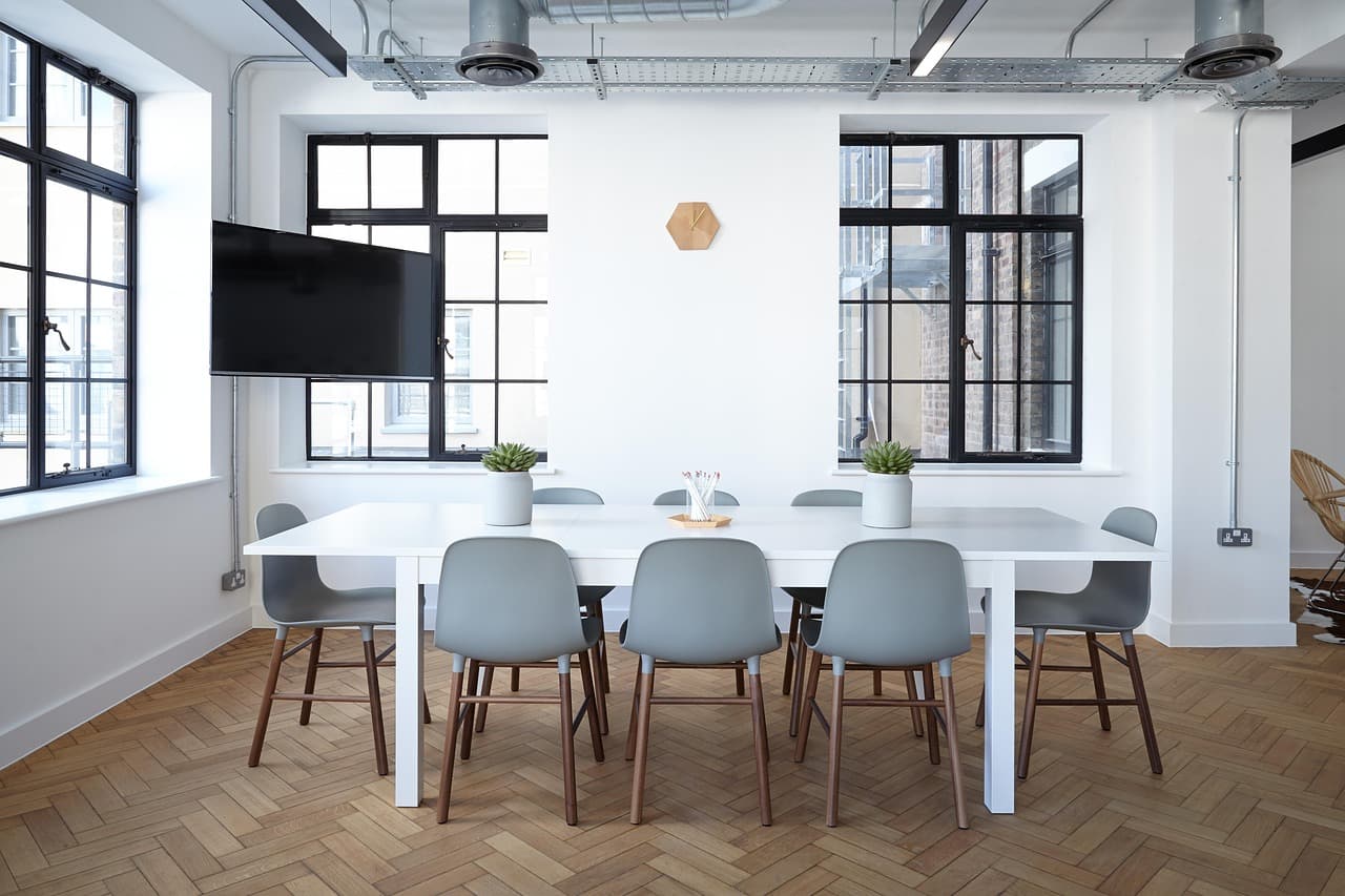 Calm therapy office used by a private clinic in Spain optimised for local SEO